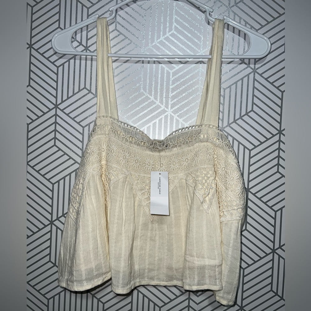 Crop top white lace .